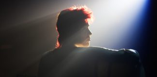 Stardust di Gabriel Range – Bowie senza Bowie nel “biopic” sul Duca Bianco | Speciale RomaFF15 Stardust