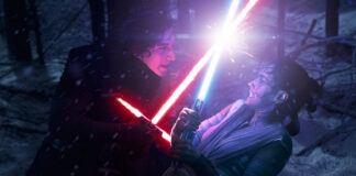 Star Wars – Disney ha presentato una vera spada laser funzionante