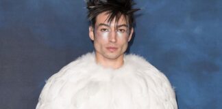 Ezra Miller sta viaggiando senza meta armato per gli USA: Teme di essere ricercato dall’FBI ezra miller