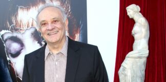 È morto Angelo Badalamenti, il leggendario compositore della colonna sonora di Twin Peaks aveva 85 anni Angelo Badalamenti Twin Peaks