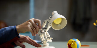 LEGO® IDEAS celebra Pixar con il nuovo set Pixar Luxo