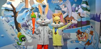 Milano-Cortina – Grande successo all’apertura dell’Official Olympics Pin Trading Center a tema Looney Tunes