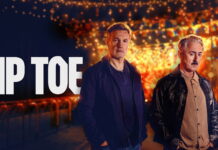 Tip Toe – Russell T Davies racconta quanto è fragile la libertà di essere se stessi | Recensione