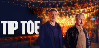 Tip Toe – Russell T Davies racconta quanto è fragile la libertà di essere se stessi | Recensione